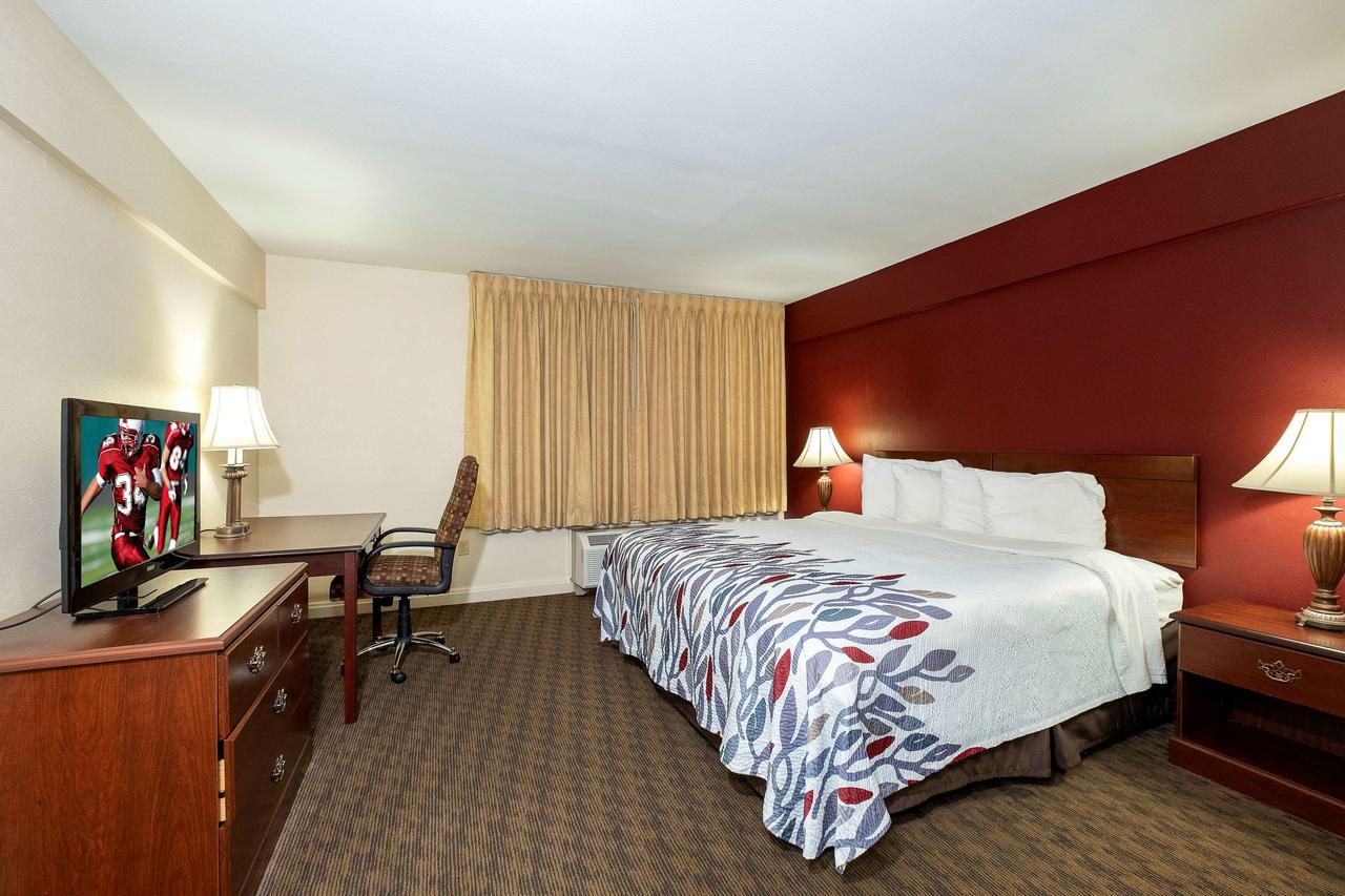 Red Roof Inn & Suites Hazleton - thumb 22