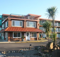 The Westport Inn & Cabins - Accommodation Denver