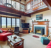 Expansive Views Family Oceanfront Beach Home - Accommodation Denver