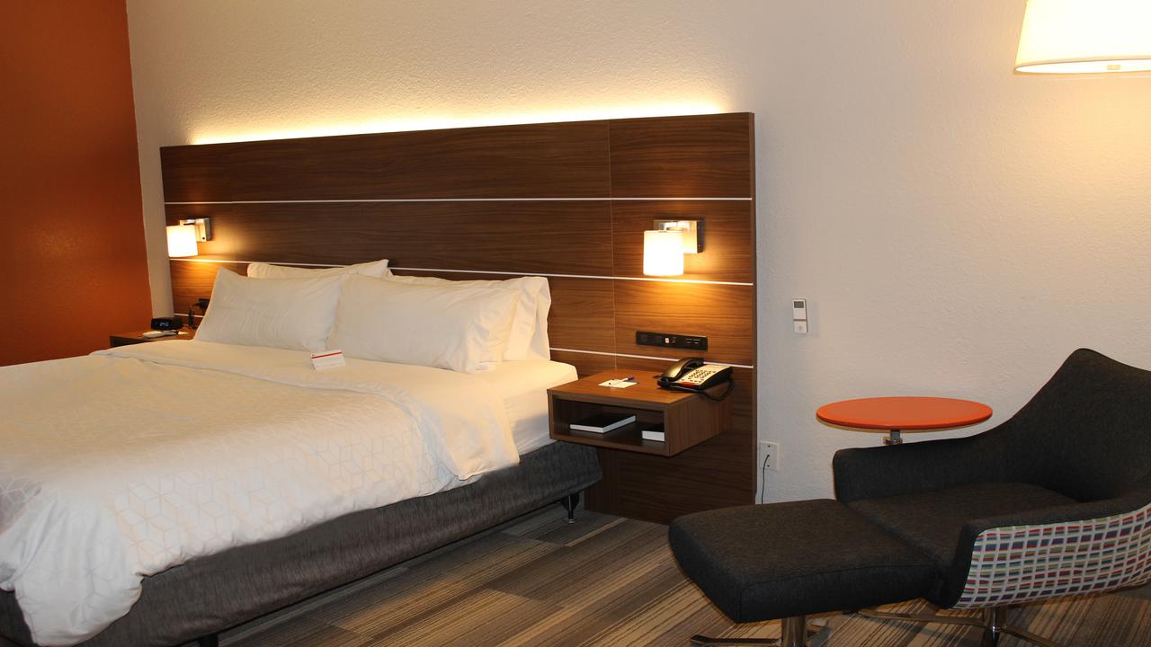 Holiday Inn Express Winfield - thumb 13