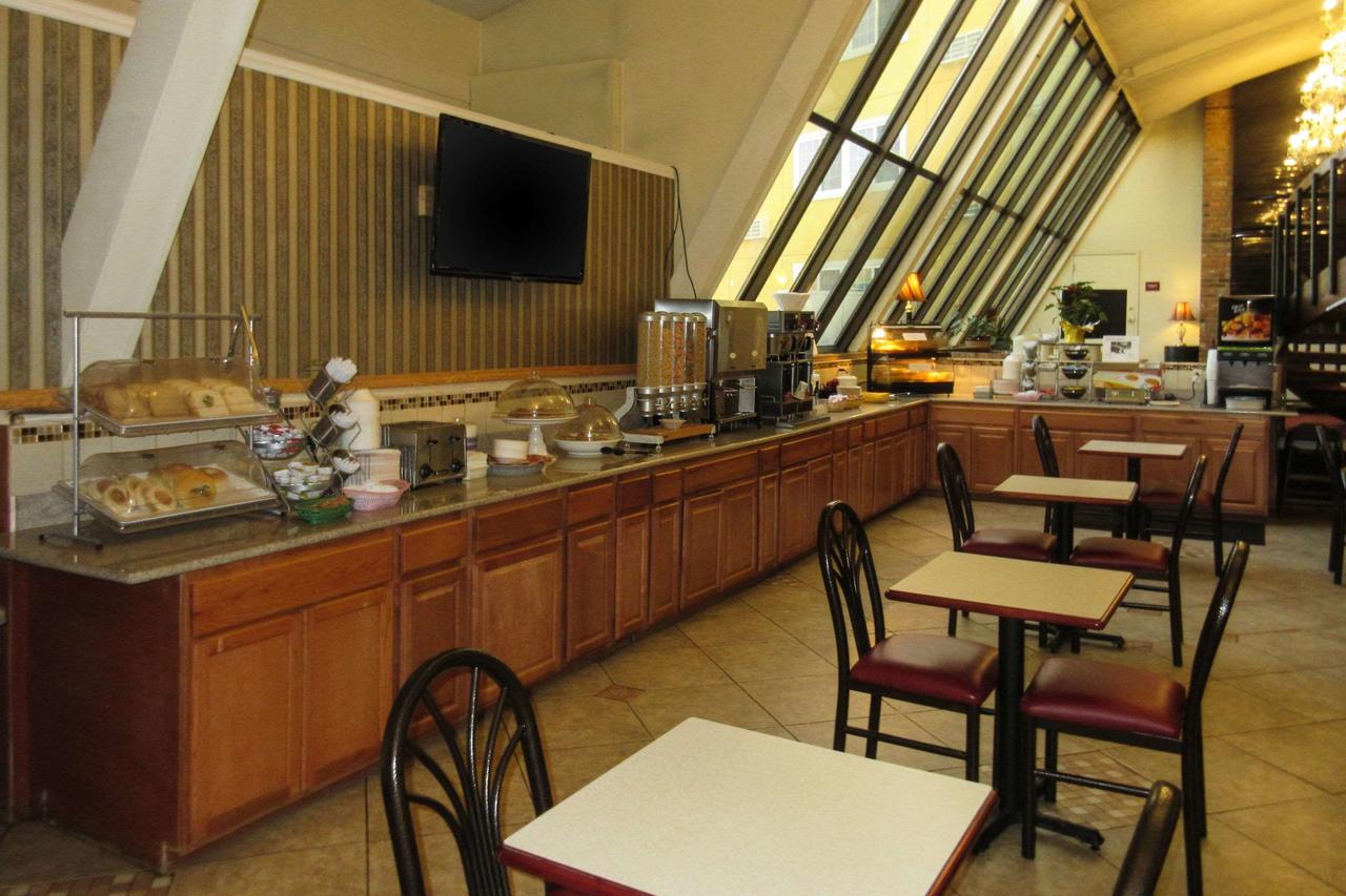 Clarion Hotel Rock Springs - thumb 17