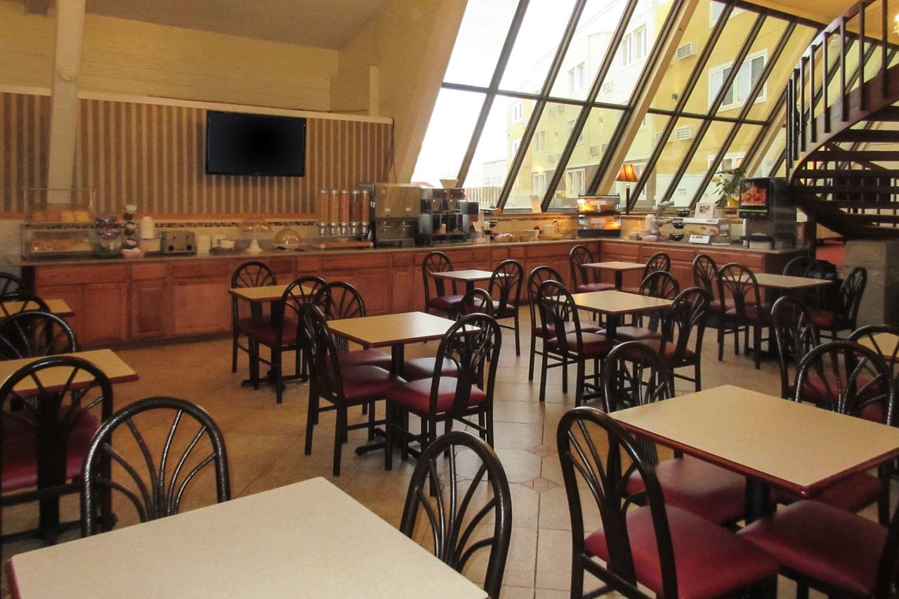 Clarion Hotel Rock Springs - thumb 18