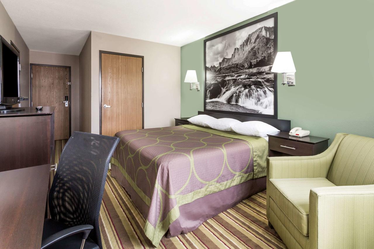 Super 8 By Wyndham Rock Springs - thumb 6