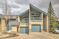 'Chimney Ridge' Townhome with Hot Tub - Walk to Lifts Accommodation Denver