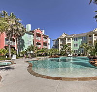 'Condo by the Sea' with Deck-Steps to Galveston Beach - Accommodation Denver