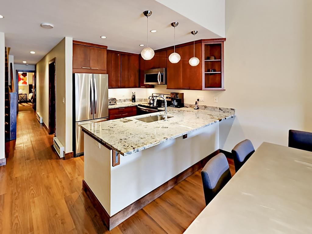 137 Benchmark Rd Condo Unit 518 - thumb 2