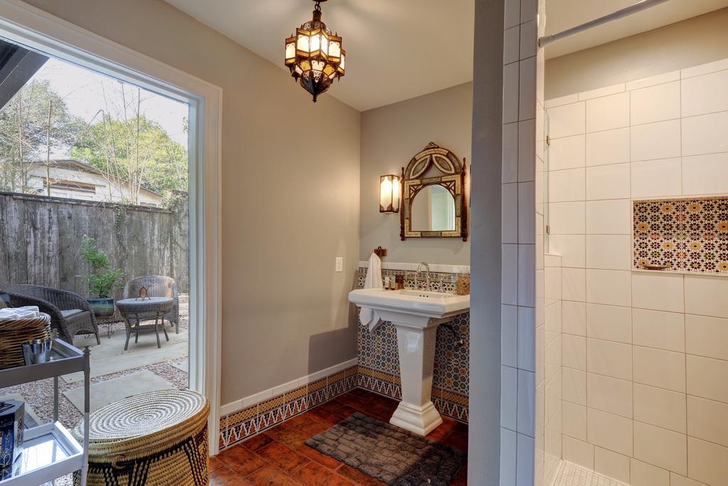 1606 Kenwood Ave Bungalow Bungalow - thumb 2