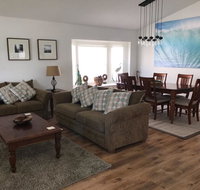 4 Bed 3 Bath Pool  Spa Home With Golf Course Views - Accommodation Denver