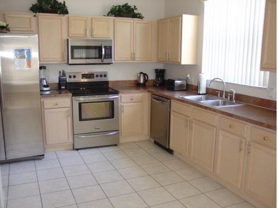 4 Bedroom Pool Home With Games Room In Gated Community - thumb 1