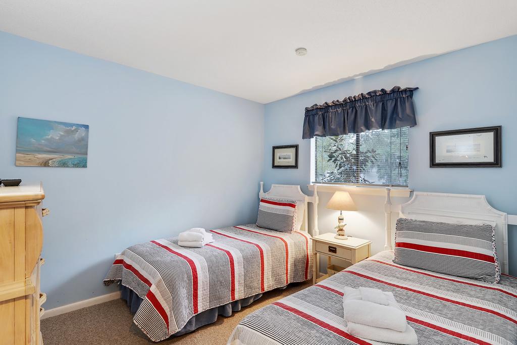 5 Stars Peaceful Condo - 7 Min Walk To The Beach - thumb 3