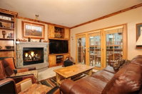 806 3 Black Bear Accommodation Denver