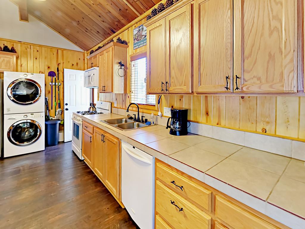 880 Edgemoor Rd Cabin - thumb 1