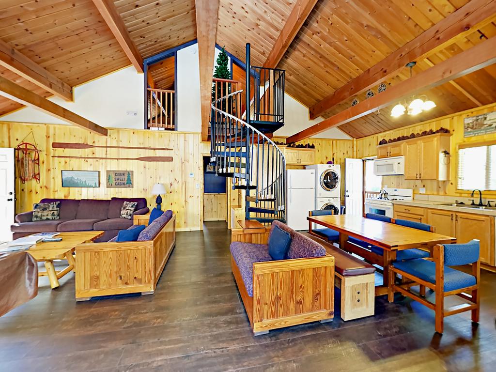 880 Edgemoor Rd Cabin - thumb 0