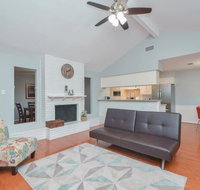 Adorable Home in Energy Corridor, Houston - Accommodation Denver