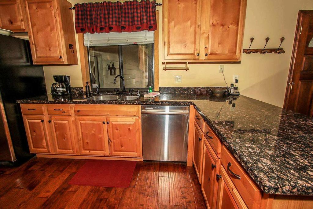 All Season Alpine Retreat-1184 By Big Bear Vacations - thumb 3