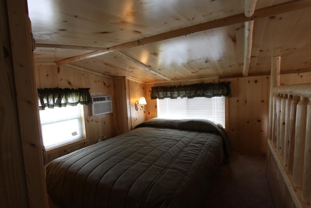 Blackhawk RV Campground Loft Cabin 16 - thumb 2