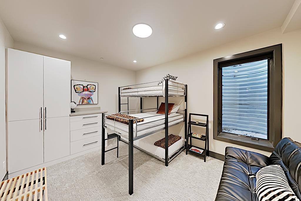 Brand-New Home W/ Private Hot Tub, Walk To Lift! Home - thumb 1