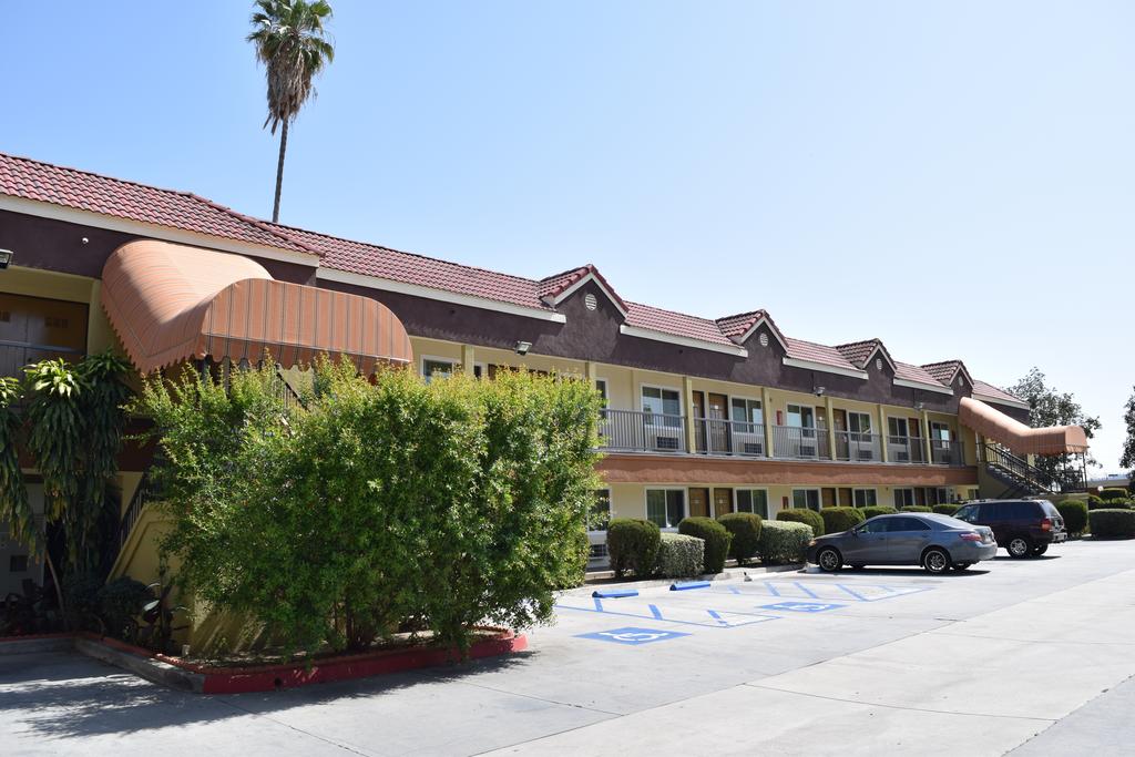 Budget Inn - thumb 3