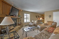 Central Condo with Hot Tub Access - 11 Mi to Keystone Accommodation Denver