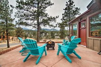Charming Estes Park Cabin with Patio and Mountain Views Accommodation Denver