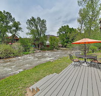 Charming Riverfront Cabin w/ Fireplaces home - Accommodation Denver