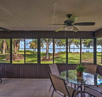 Charming Waterfront Home in Frostproof with Lake View - Accommodation Denver