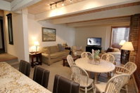 Chateau Eau Claire Unit 20 Accommodation Denver