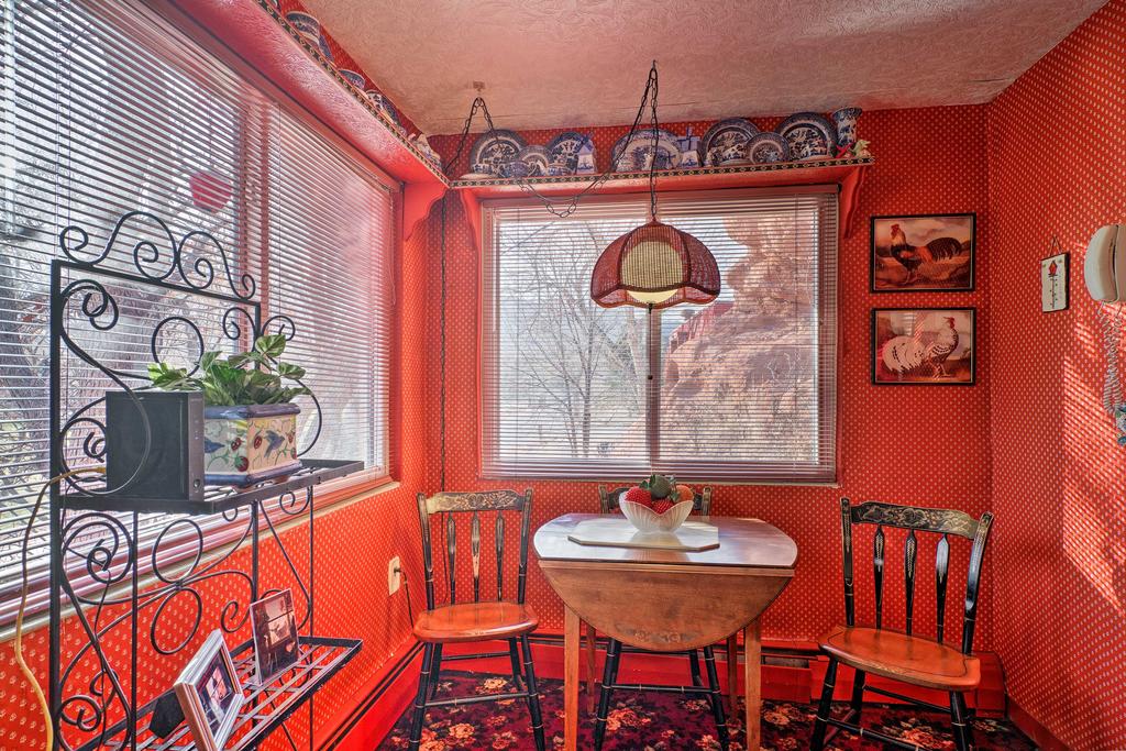 Colorful Bungalow By Pikes Peak And Garden Of The Gods - thumb 0