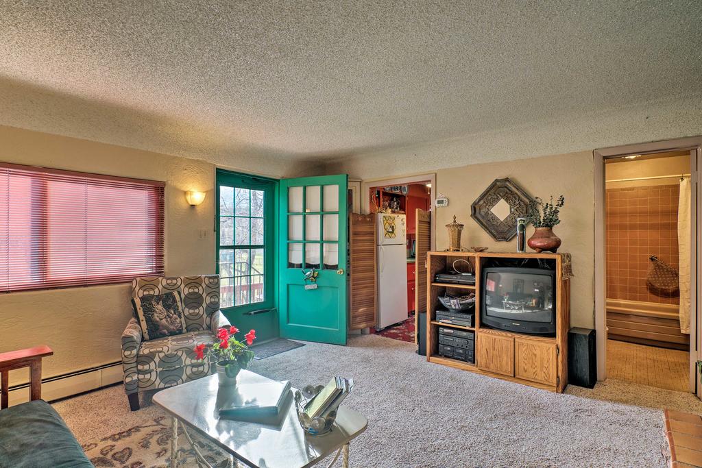 Colorful Bungalow By Pikes Peak And Garden Of The Gods - thumb 3