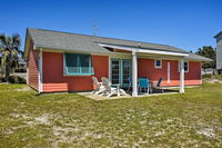 Colorful Emerald Isle Home Walk to the Beach Accommodation Denver