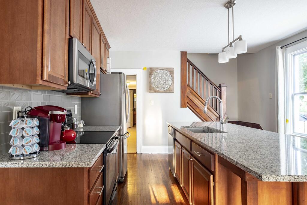 Columbus - Spacious & Modern 5-Bedroom House (2392) - thumb 2