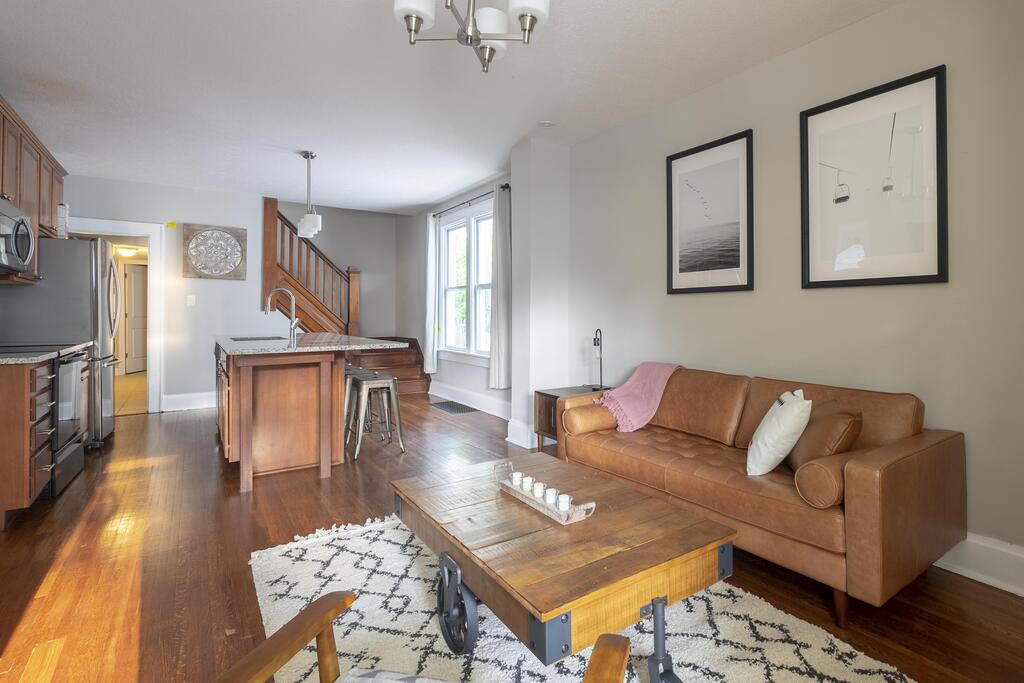 Columbus - Spacious & Modern 5-Bedroom House (2392) - thumb 3