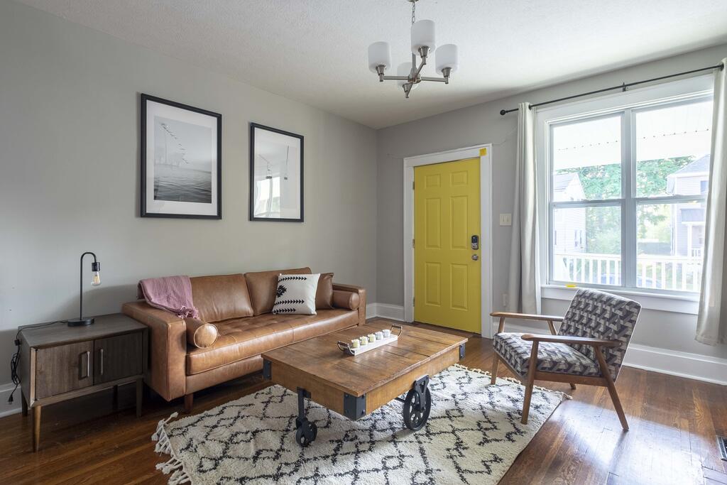 Columbus - Spacious & Modern 5-Bedroom House (2392) - thumb 1