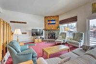 Condo with Mountaintop Vistas  Hot Tub Access Accommodation Denver