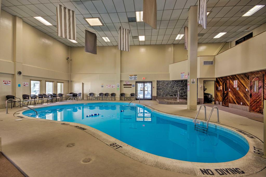 Condo With Pool Access, Right On Beech Mountain! - thumb 2