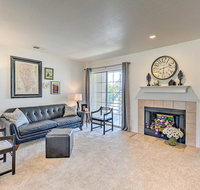 Country-Chic Condo, Walk to ACU, Golf, and Dining! - Accommodation Denver