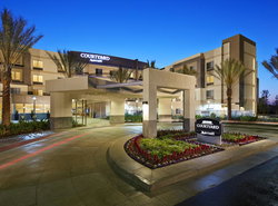 Courtyard Long Beach Airport