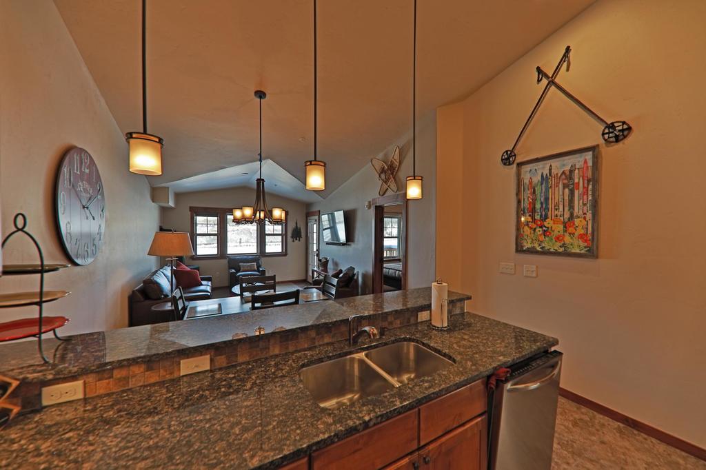 Cozens Pointe Condo - thumb 0