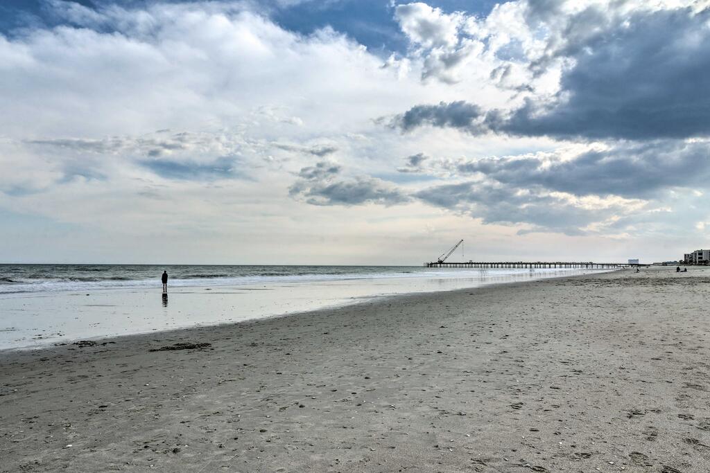 Cozy Condo With Balcony & Ocean View - Walk To Beach! - thumb 2