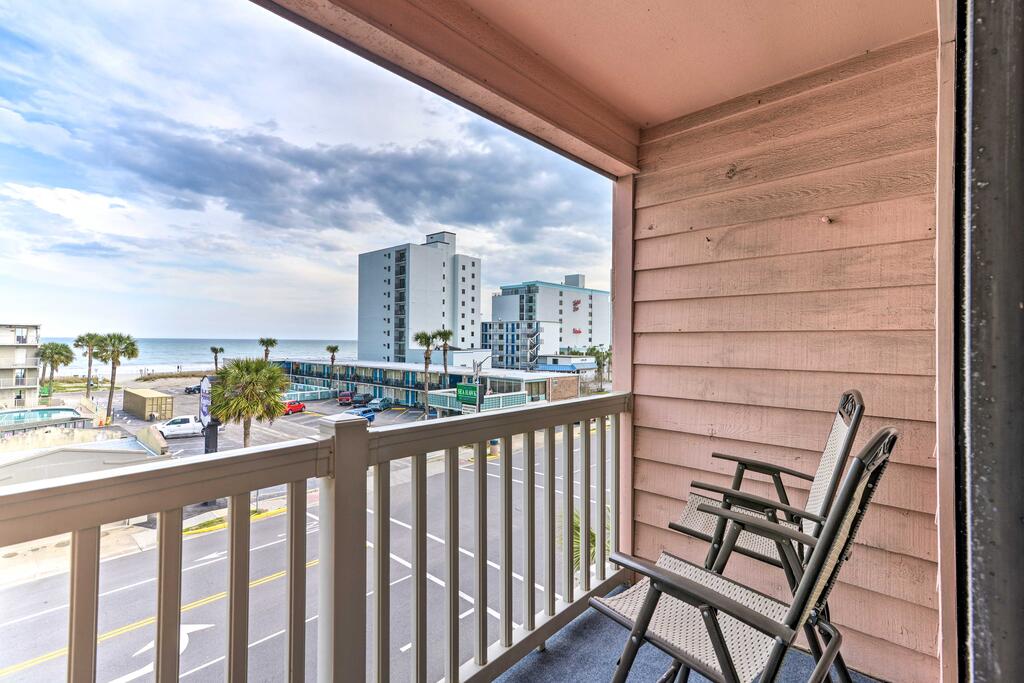Cozy Condo With Balcony & Ocean View - Walk To Beach! - thumb 1