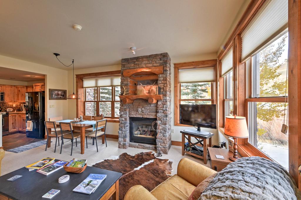 Cozy Crested Butte Condo 50 Yards From Ski Lift! - thumb 3