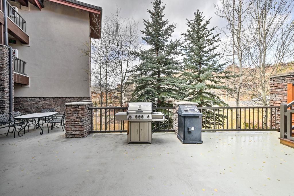 Cozy Crested Butte Condo 50 Yards From Ski Lift! - thumb 2