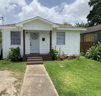 Cozy Independence Heights Bungalow - Accommodation Denver