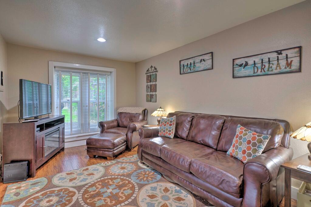 Creekside Home With Patio, Walk To Manitou Incline! - thumb 3