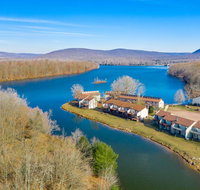 Crown Resorts at The Poconos - Accommodation Denver