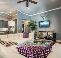 Custom Luxury Loft in Airplane Hangar - Near Lake cottage - Accommodation Denver