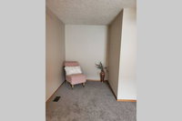 Cute 3BR 3BA Handicap Acc BR and BA WIFI SMART TV Accommodation Denver