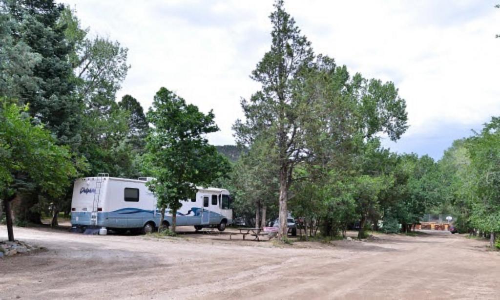 Cutty's Hayden Creek Resort - thumb 1