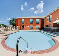 Days Inn by Wyndham Dallas Plano - Accommodation Denver