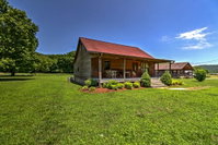 Dog Friendly Mountain View Cabin with Covered Porch Accommodation Denver